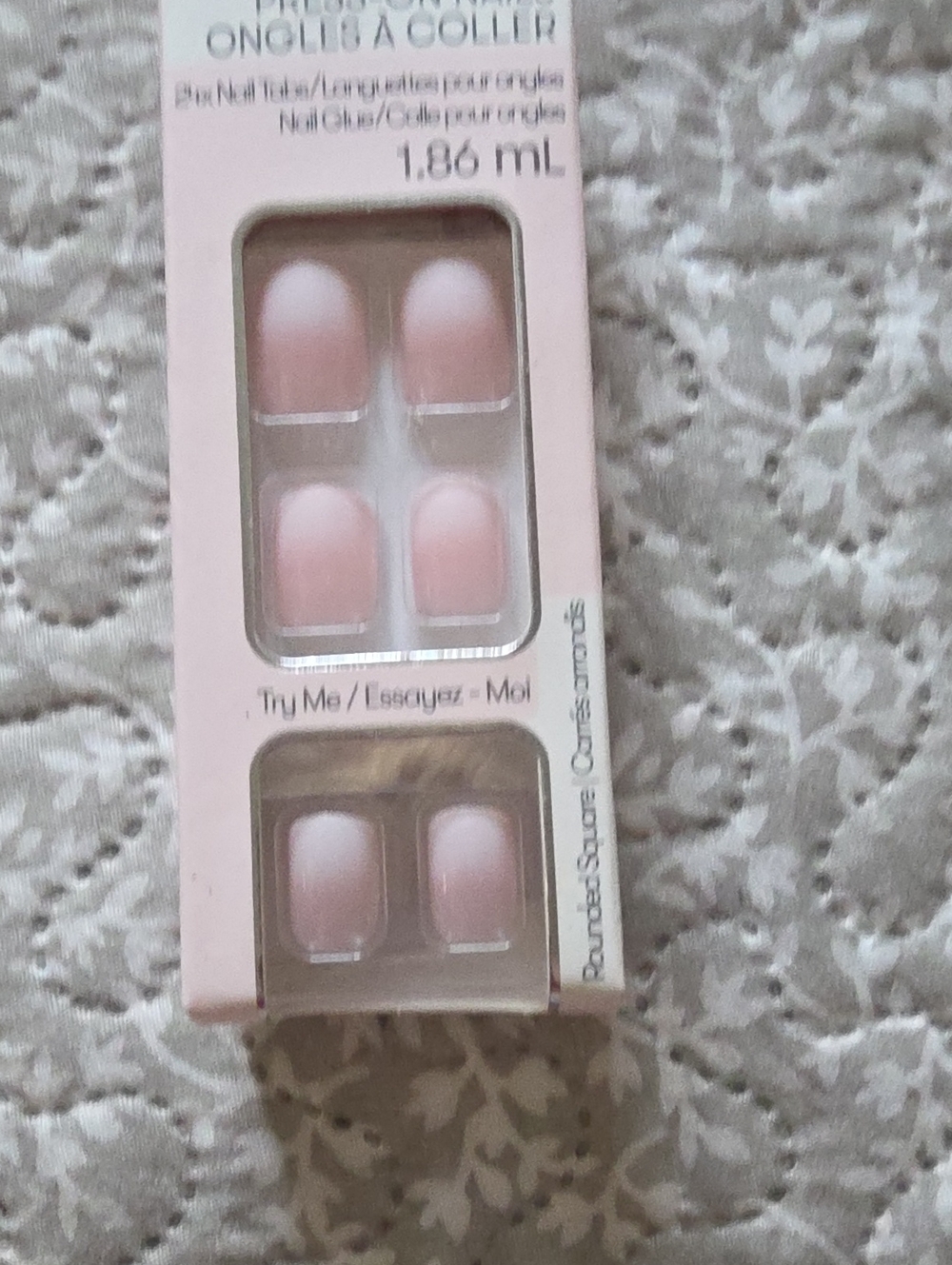 Press-On Nail Set — Light Pink Faux Nails